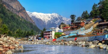 गंगोत्री में ‘पंचगव्य’ से जुड़े नियमों पर मंथन, चारधाम यात्रा से पहले तैयारी तेज